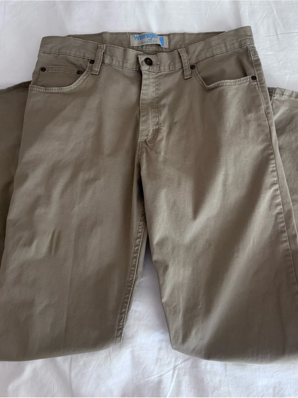 Wrangler Men's Slim Straight Jeans in Khaki - Picture 1 of 6